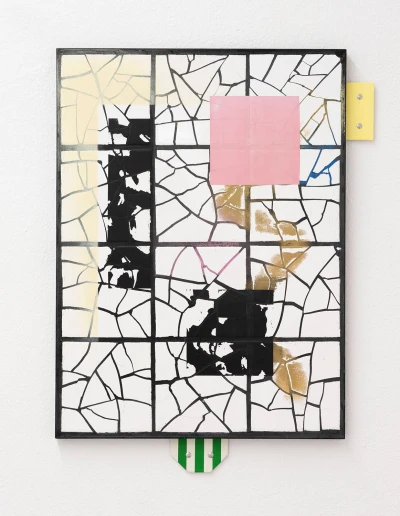 Eva Berendes,  2019,
aus der Serie Loggia Paintings, 
Stahl, Lack, Holz, Keramikfliesen, 
Ölfarbe, bedrucktes Papier,  57 x 50 cm,
Foto: Heinrich Holtgreve